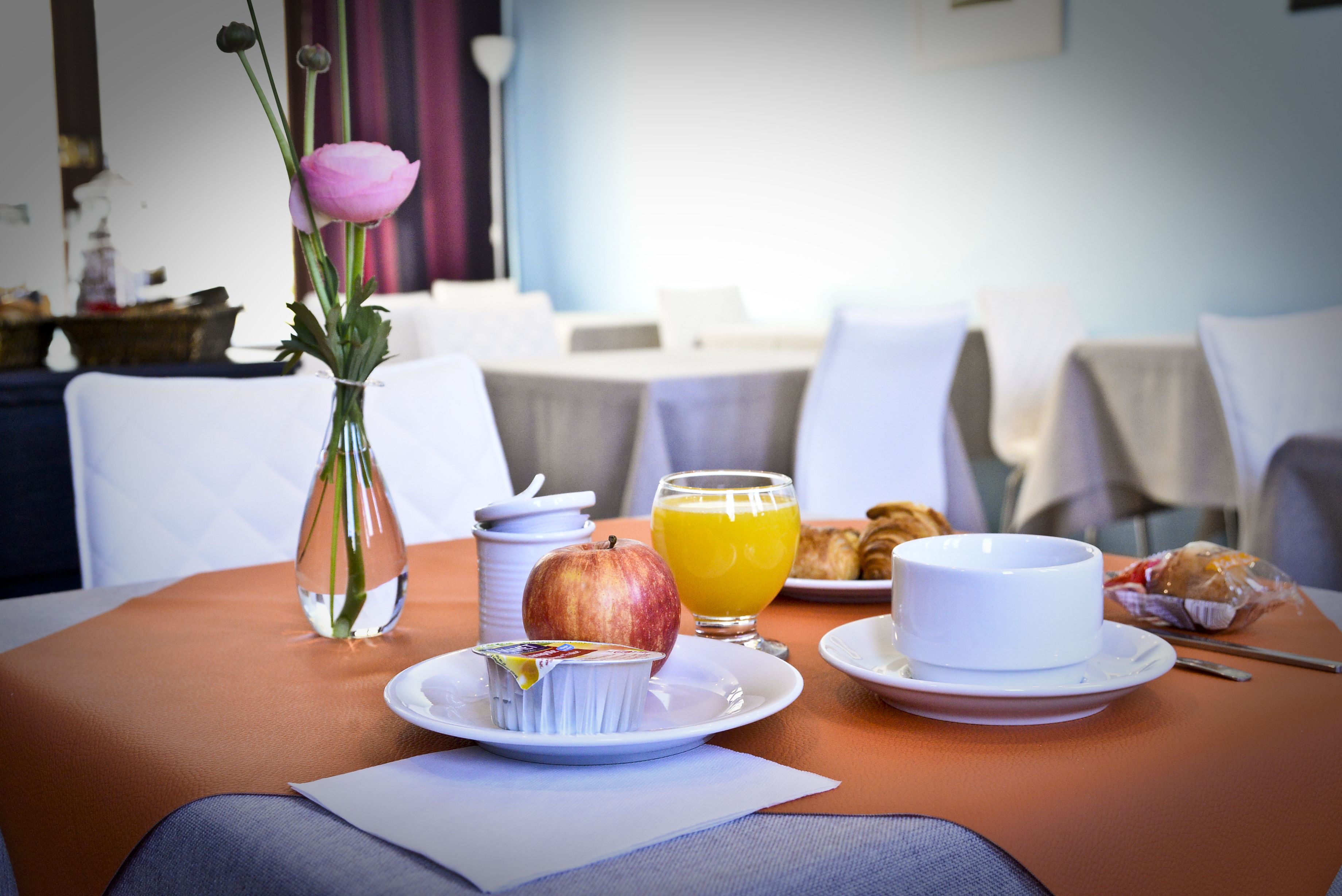 Morgenmadsbuffet hver dag (8 EUR pr. person)