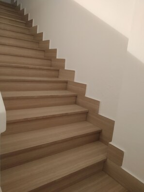 디지털 채널 시청이 가능한 22인치 평면 TV, TV