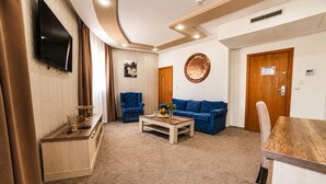 Suite | Minibar, desk, laptop workspace, blackout drapes - Hotel Mamora (Kenitra)
