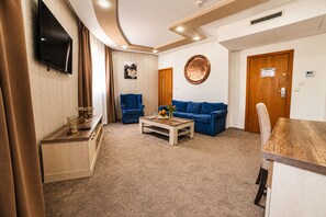 Suite | Minibar, desk, laptop workspace, blackout drapes - Hotel Mamora (Kenitra)