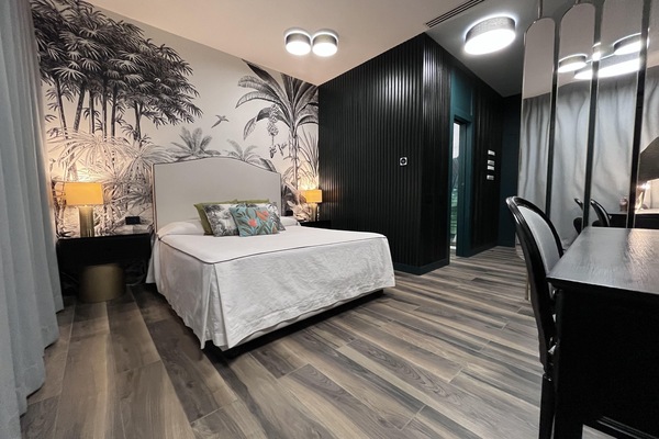 Camera Superior, 1 letto queen | 1 camera, minibar, una cassaforte in camera, una scrivania