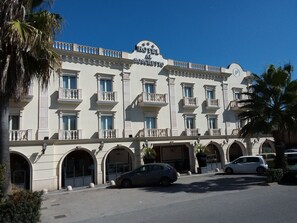 Façana frontal de l'allotjament