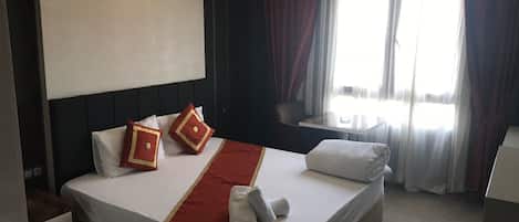 Standardzimmer | Kostenlose Minibar, Zimmersafe, Schreibtisch, Bügeleisen/Bügelbrett