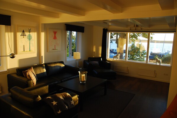 TV, fireplace, DVD player, table football