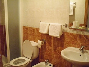 Desk, blackout curtains, free WiFi