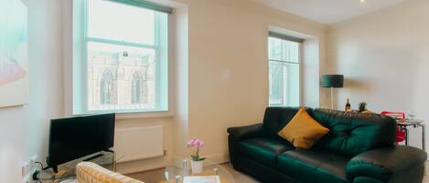 37-inch Smart TV with cable channels, TV