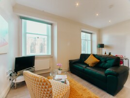 37 吋智能電視連有線電視頻道、電視