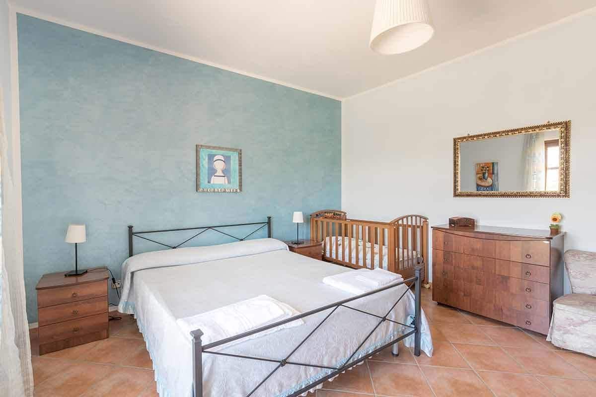 Superior Double Room | Desk, cots/infant beds, bed sheets