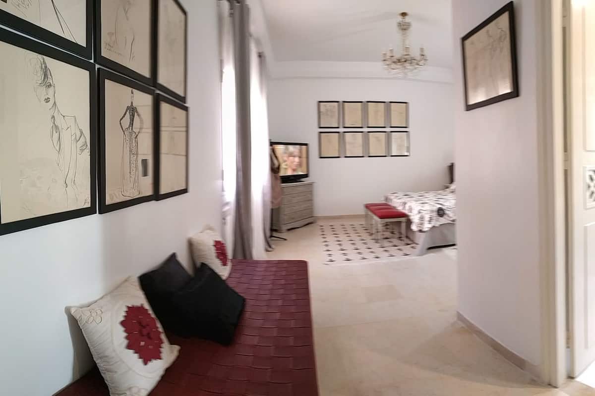 Design Room, Garden View | 1 bedroom, in-room safe, individually decorated, individually furnished