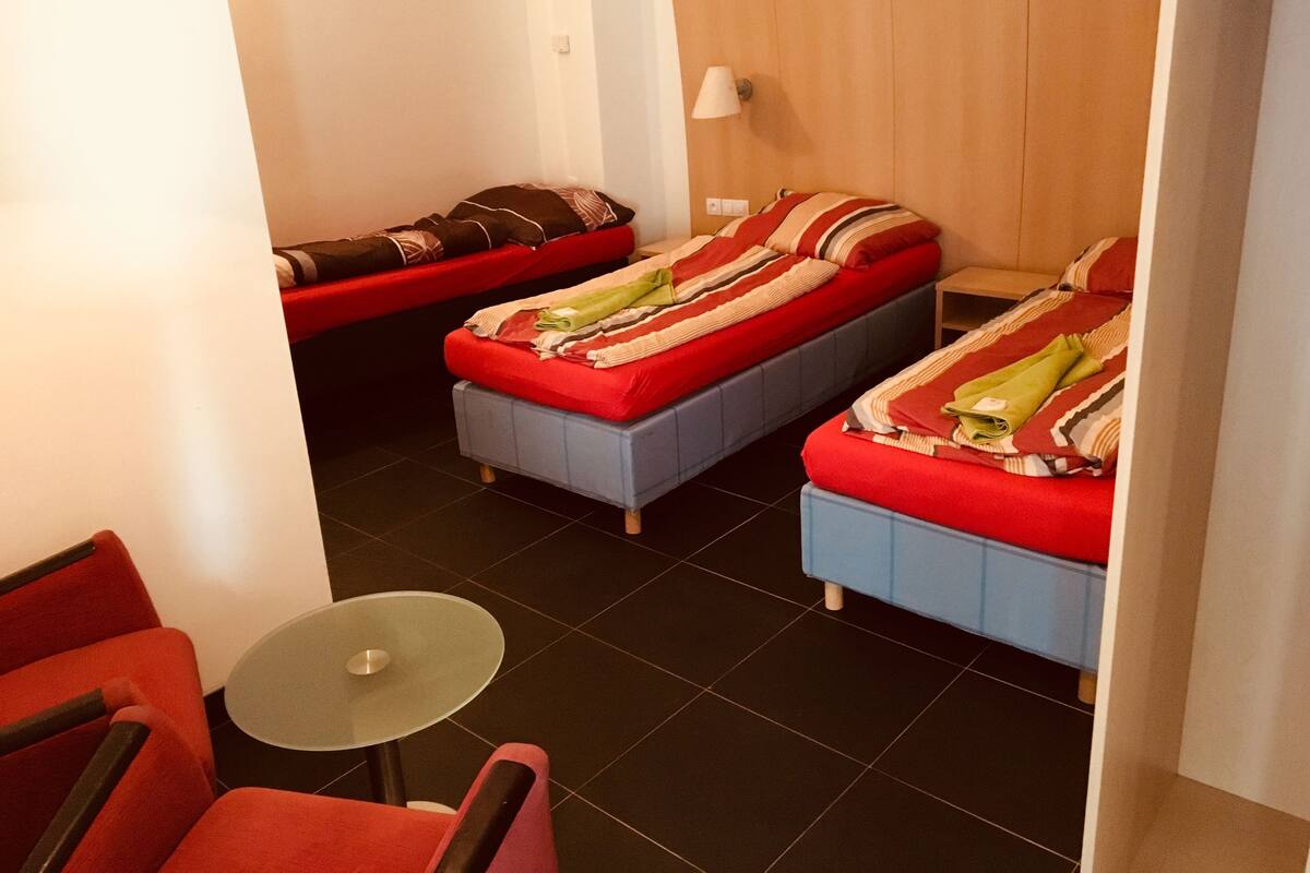 Cots/infant beds, free wired Internet