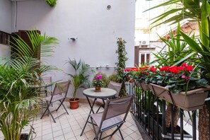 Balcony - Monteoliveto 33 (Naples)