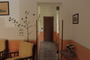 Lobby sitting area - Terrazzino (Vibo Valentia)