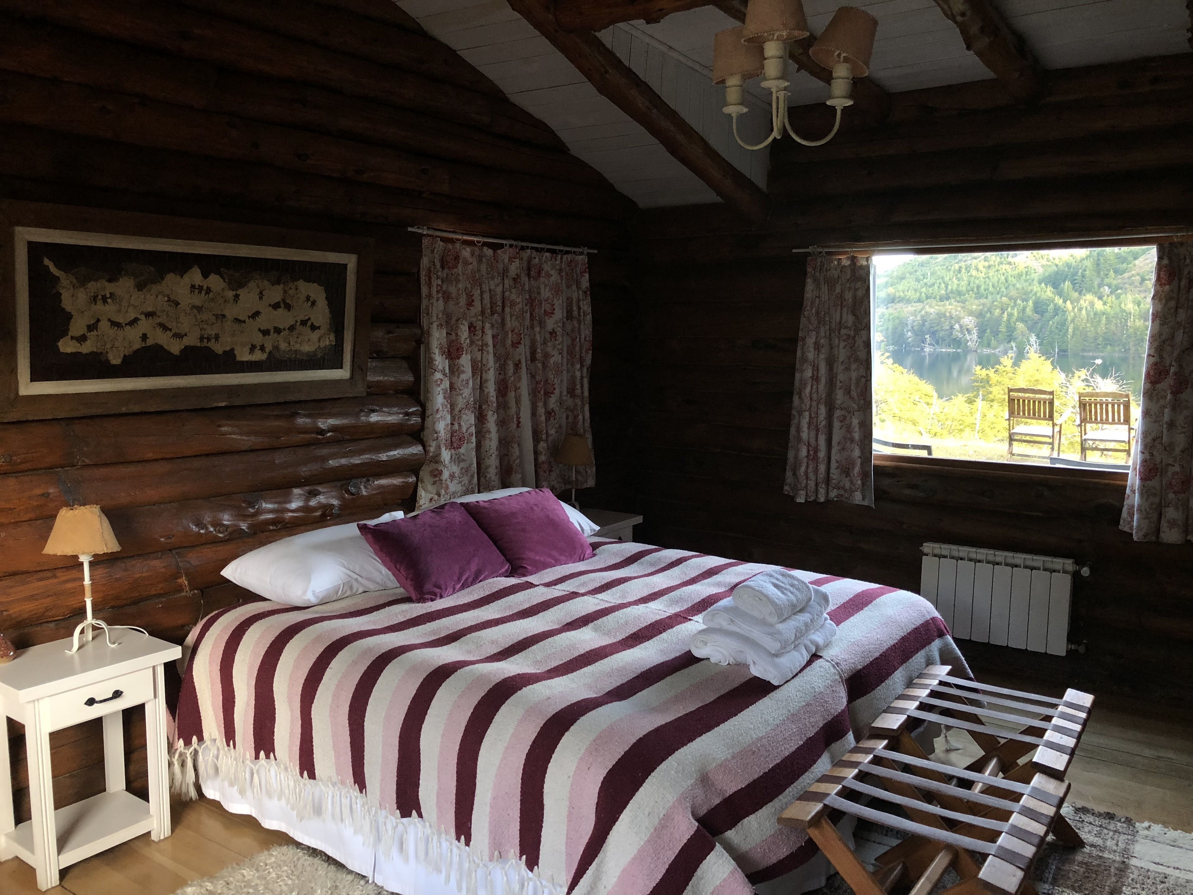 套房, 湖景 | 特色装修、床单