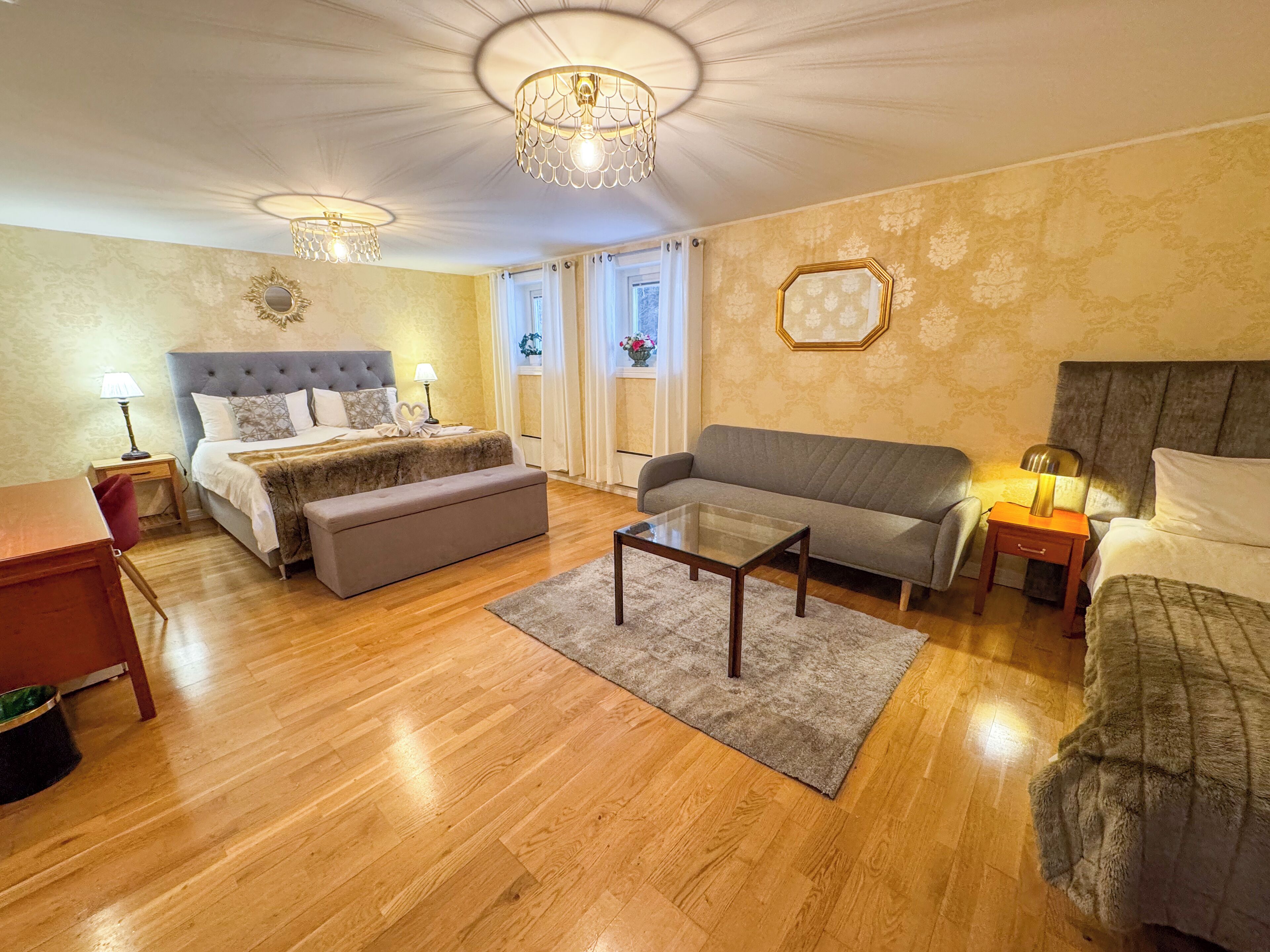 Firemannsrom | Individuelt dekorert, skrivebord og skrivebord for bærbar PC