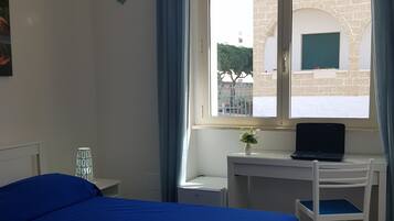 Chambre Triple | Minibar, coffres-forts dans les chambres, bureau, Wi-Fi gratuit