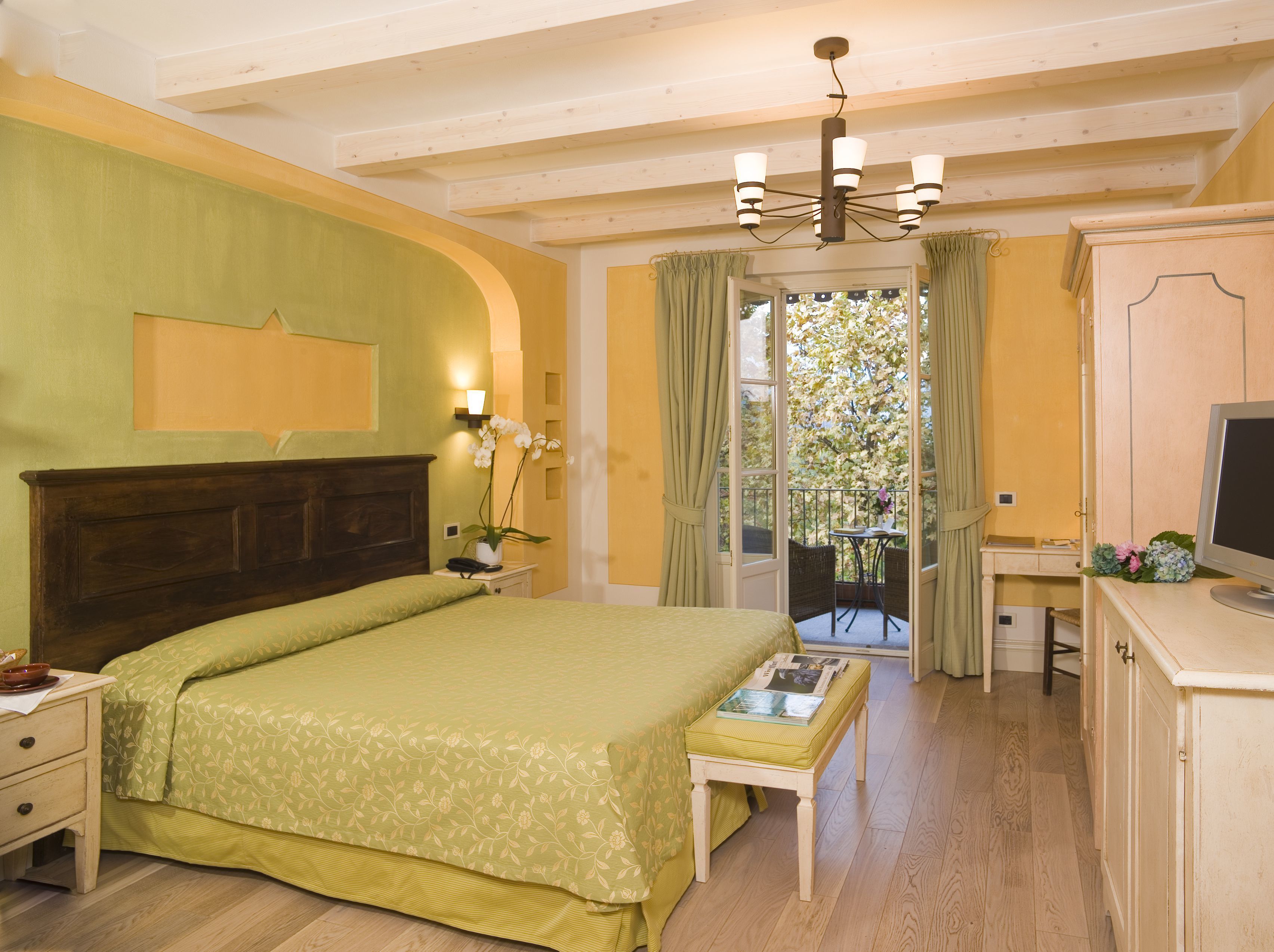 superior double or twin room | minibar, in-room safe, free wifi, bed sheets