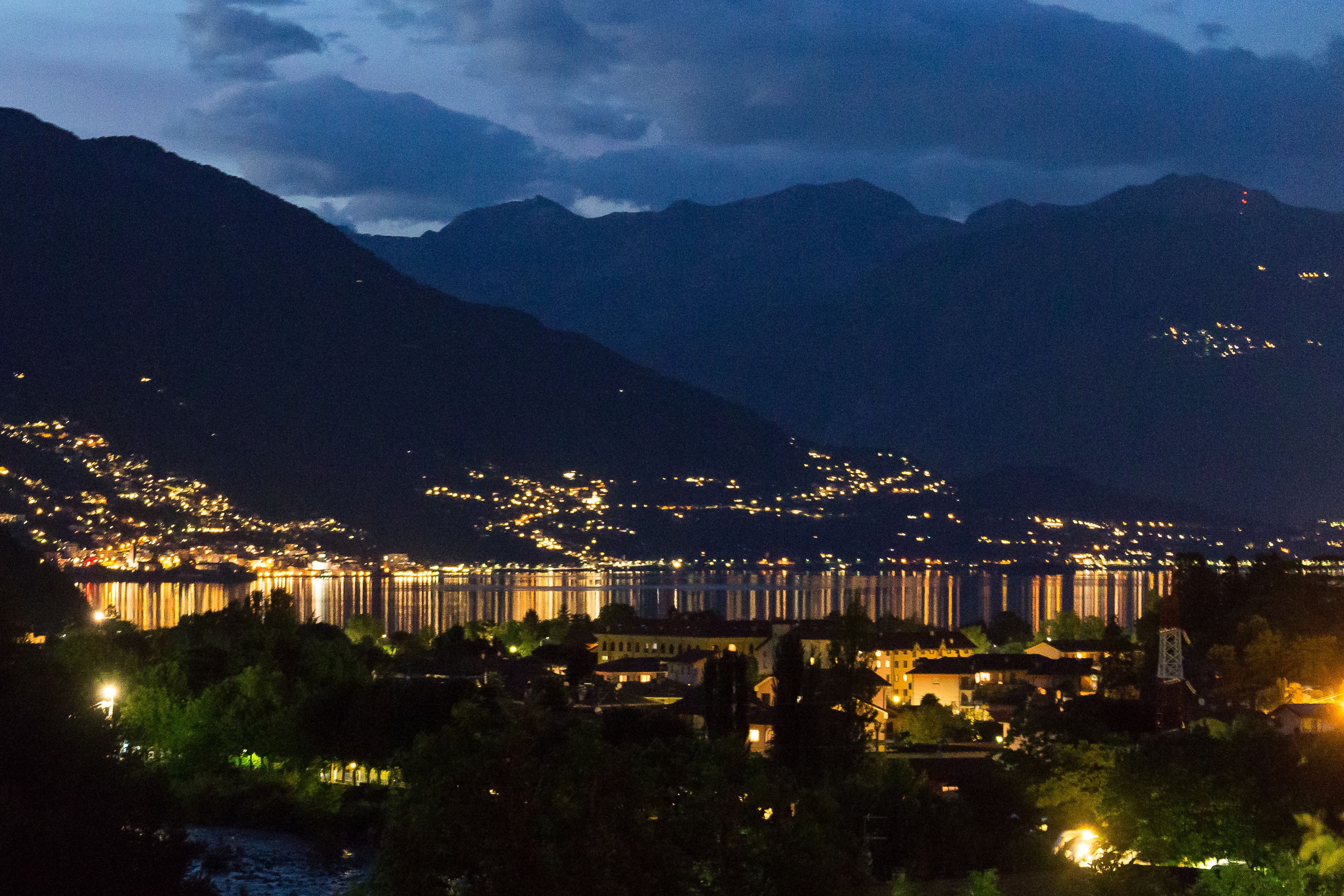 minibar, in-room safe, free wifi, bed sheets