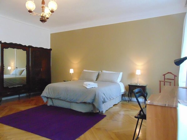 Chambre Double ou avec lits jumeaux | Minibar, bureau, chambres insonorisées, fer et planche à repasser