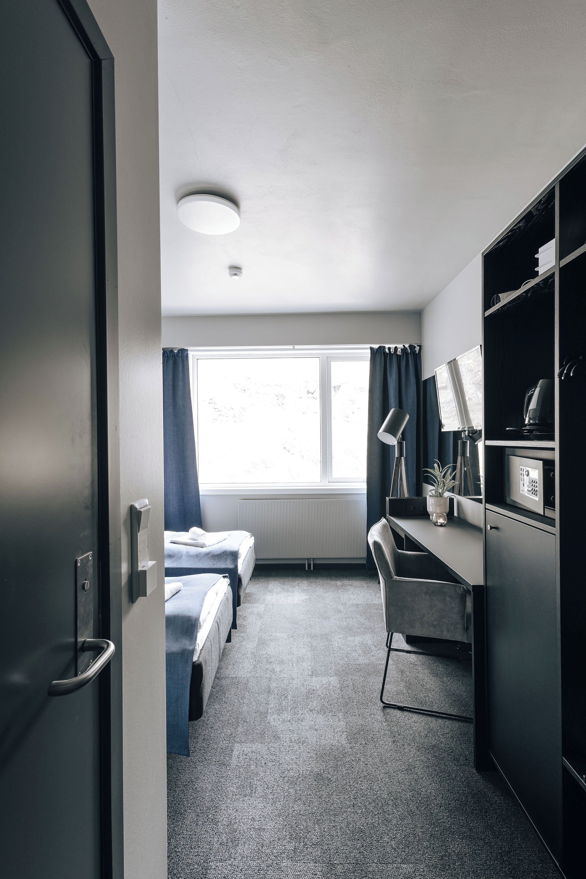 classic double or twin room, sea view | in-room safe, individually decorated, desk, laptop workspace