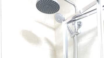 Deluxe Double Room (1) | Bathroom | Shower, free toiletries, hair dryer, towels