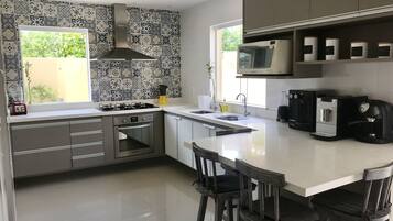 Microwave, coffee/tea maker, cookware/dishes/utensils