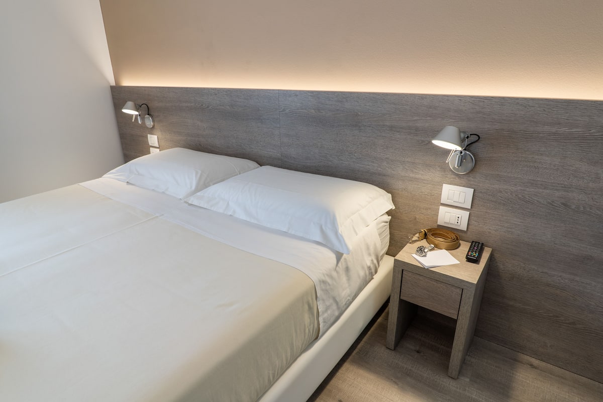 1 bedroom, memory-foam beds, in-room safe, desk