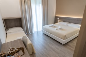 Deluxe Double or Twin Room, Balcony, Garden View