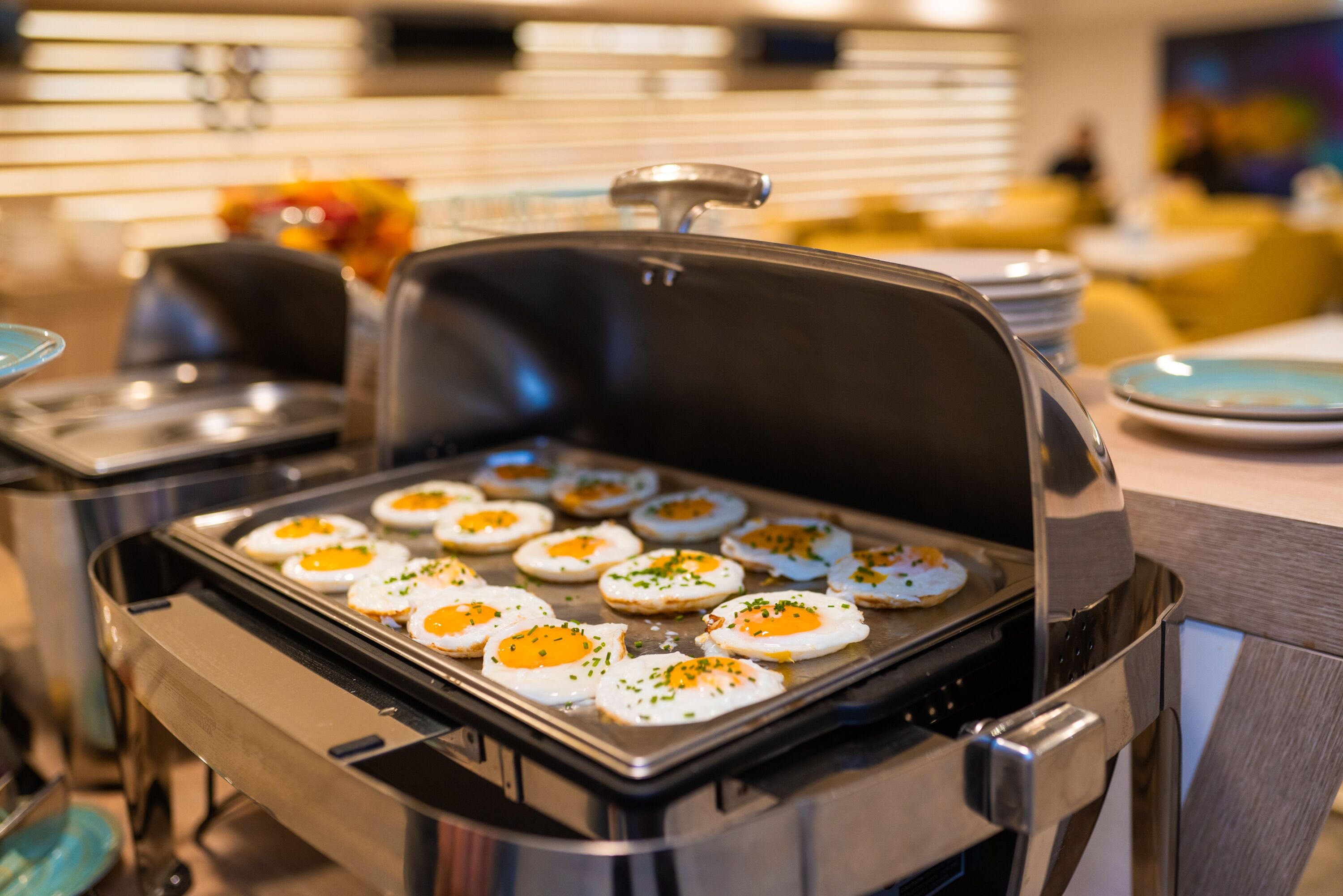 daily continental breakfast (eur 15 per person)