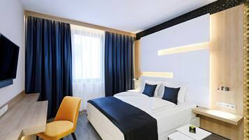 Superior Double Room, 1 Queen Bed | Premium bedding, in-room safe, desk, soundproofing