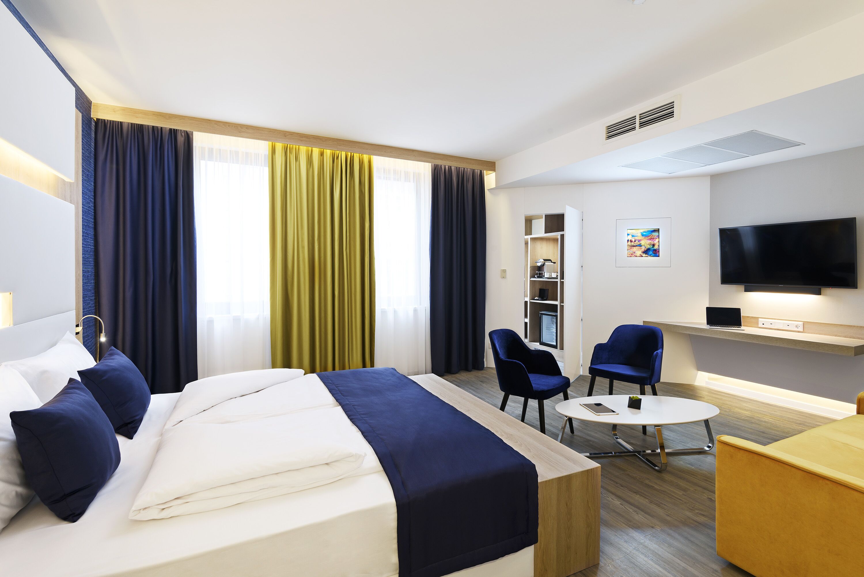 grand double room, 1 king bed | premium bedding, in-room safe, desk, soundproofing