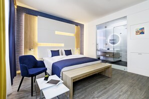 Deluxe Double Room, 1 King Bed | Premium bedding, in-room safe, desk, soundproofing - KViHotel Budapest (Budapest)