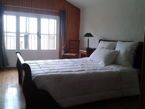 3 bedrooms, free WiFi, bed sheets
