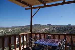 Breakfast, lunch and dinner served - Uchisar Cave Pansion (Nevsehir)
