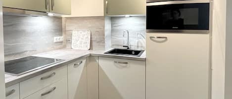 Departamento, con acceso para personas discapacitadas, baño en la habitación | Cocina compartida