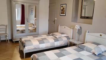 2 chambres, fer et planche Ă repasser, Wi-Fi gratuit, draps fournis