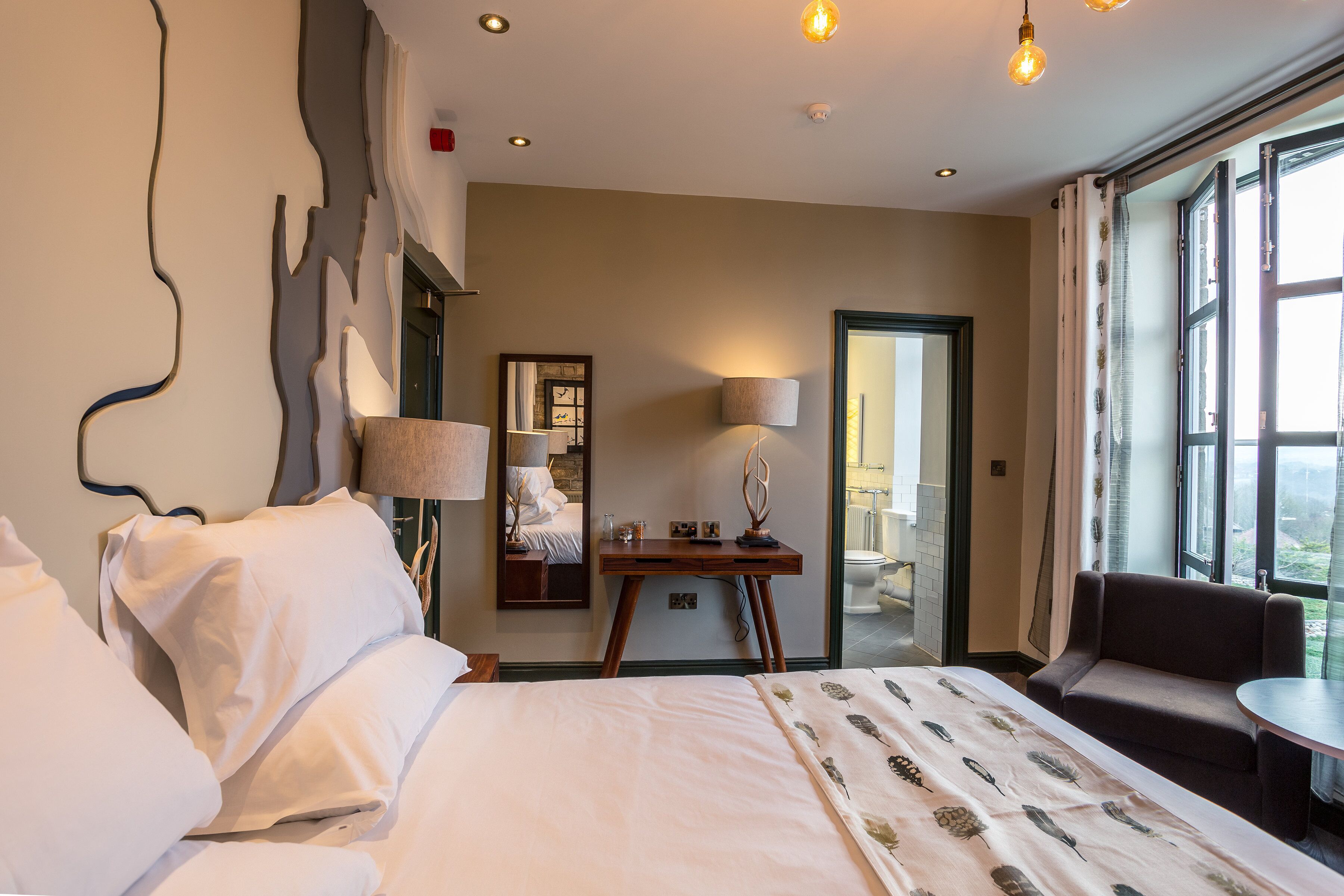 Minibar, desk, iron/ironing board, cots/infant beds