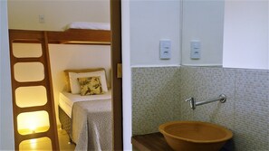 Superior Double or Twin Room, 1 Bedroom, Beach View | Minibar, desk, soundproofing, free WiFi - Pousada SeaWind (Cruz)