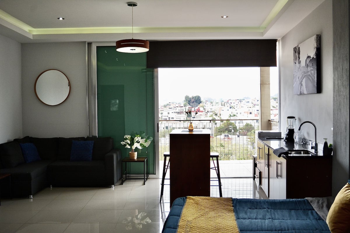 Standard Studio Suite, Balcony | 1 bedroom, iron/ironing board, free WiFi, bed sheets
