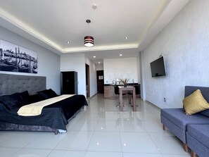 Standard Suite, City View | Iron/ironing board, free WiFi, bed sheets - Suites La Gloria (Tepatitlan de Morelos)