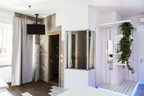 Premium bedding, minibar, in-room safe, desk