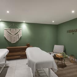 Bilik wap, rawatan badan, aromaterapi, urut tuaman batu