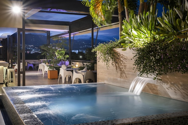 Bar (en la propiedad)