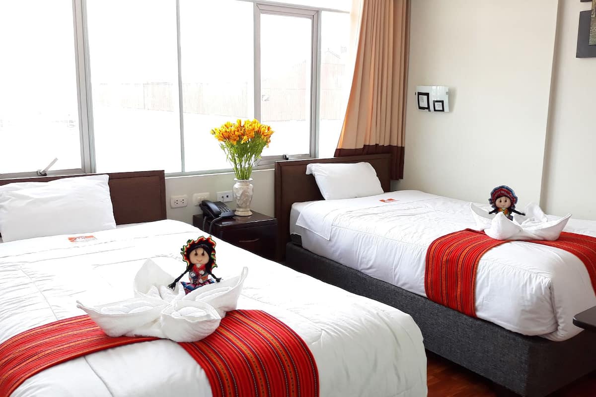Family Twin Room | Desk, soundproofing, WiFi (free), bed sheets
