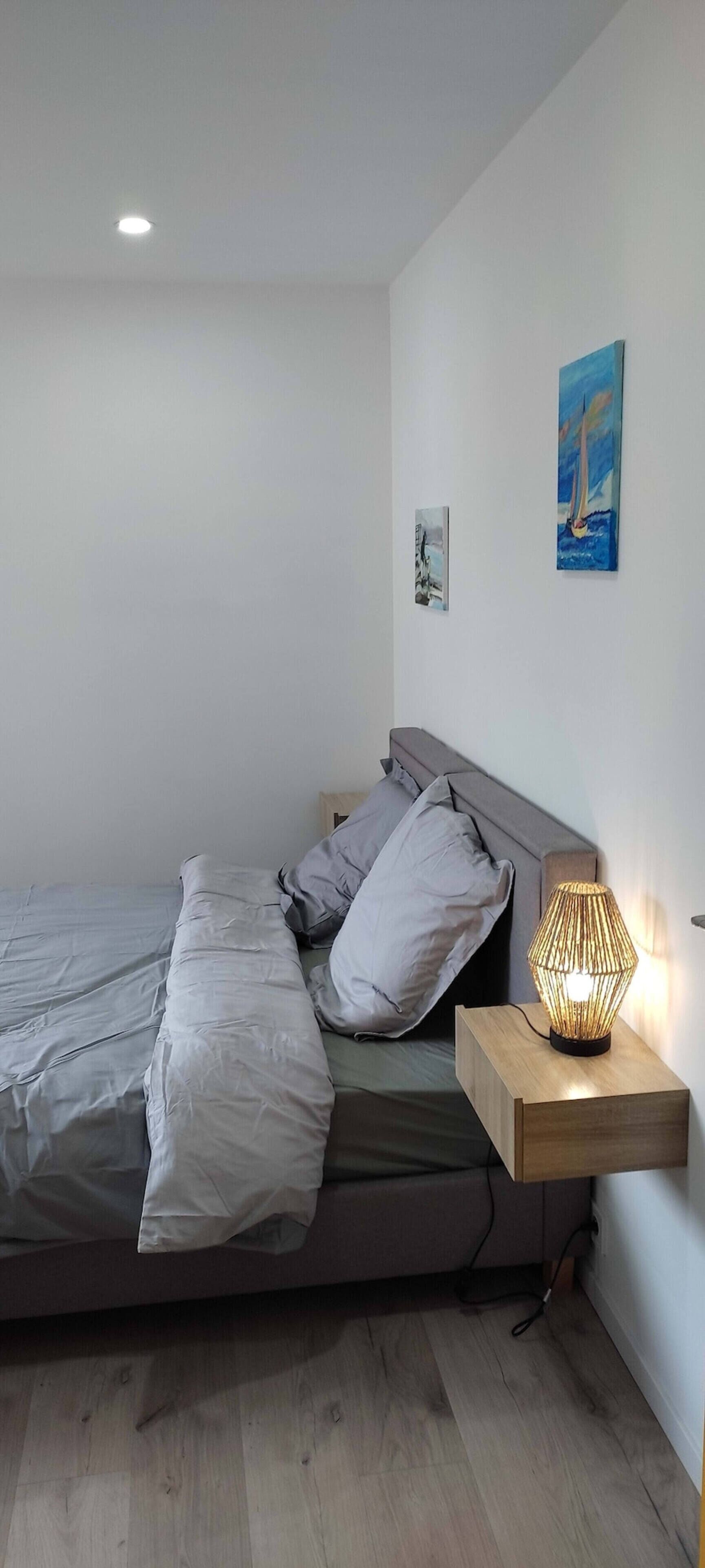 2 chambres, fer et planche à repasser, Wi-Fi gratuit, draps fournis