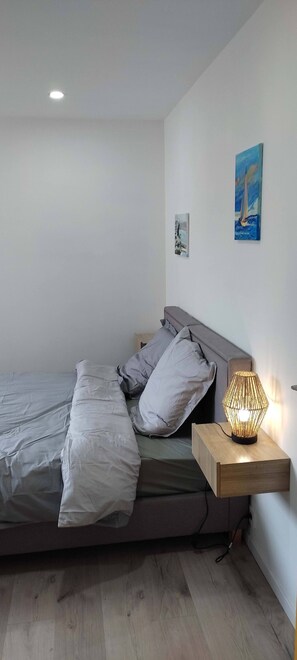 2 habitaciones, tabla de planchar con plancha y wifi gratis 