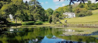 羅瑟斯卡多克莊園 - 湖景別墅飯店