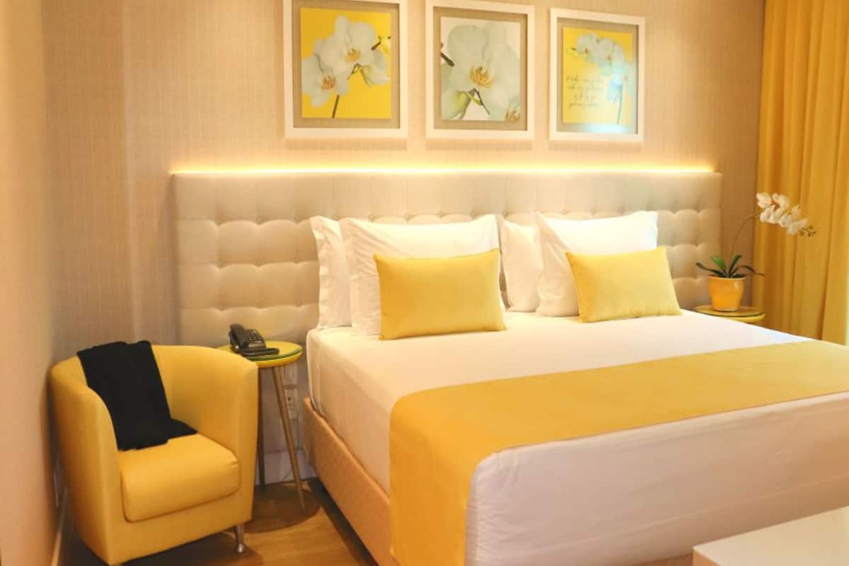 premium room | 1 bedroom, minibar, individually decorated, desk
