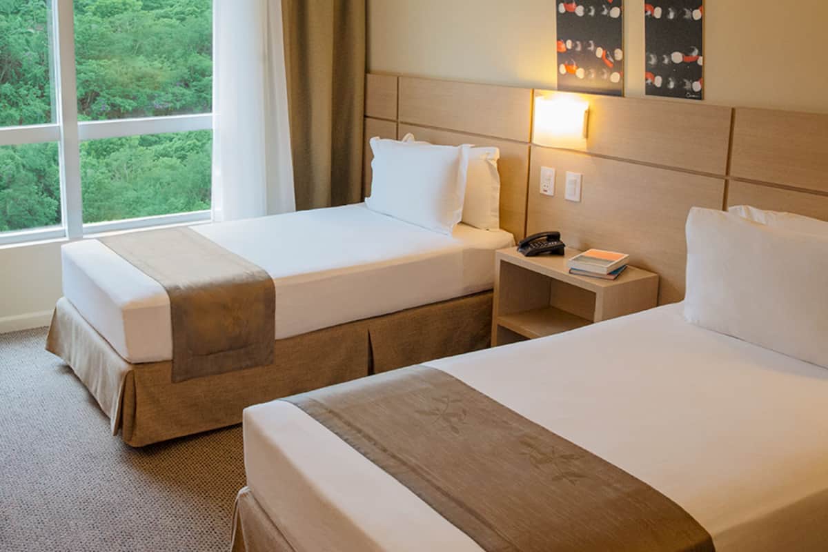 superior twin room | 1 bedroom, minibar, individually decorated, desk