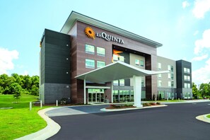 Exterior - La Quinta Inn & Suites by Wyndham Opelika Auburn (Opelika)