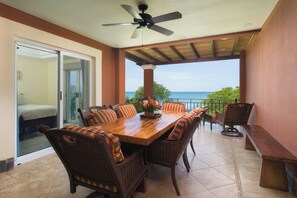 Outdoor dining - OCEANFRONT  LUXURIOUS HORIZONTES PENTHOUSE LANGOSTA - 5 STAR- INCREDIBLE VIEWS (Tamarindo)